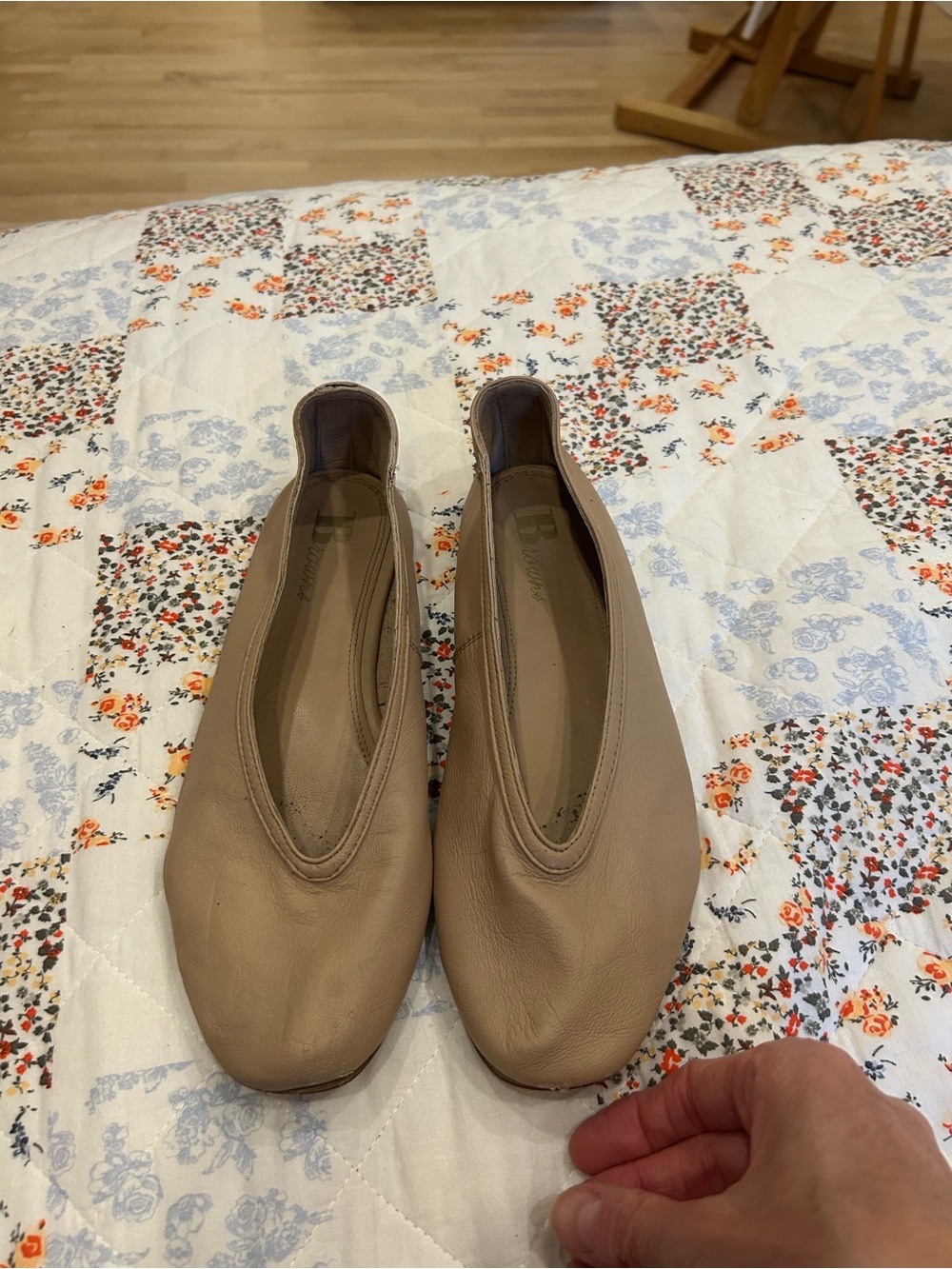 Women's Leather Slip-On Ballet Flats in Taupe